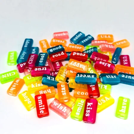 Acrylkralen rechthoekig met tekst multicolor